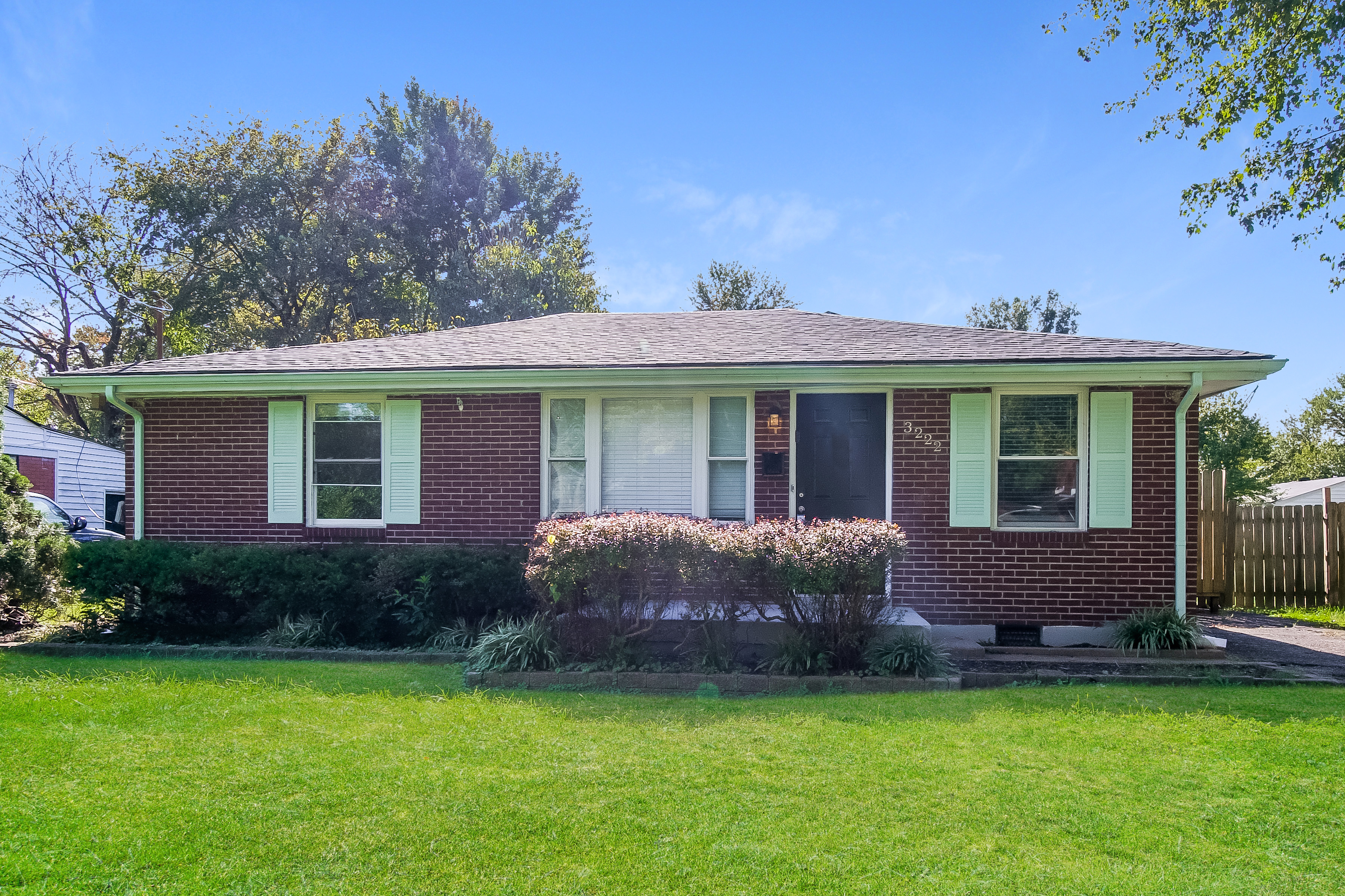 3222 PATRICIA DR LOUISVILLE, KY 40216